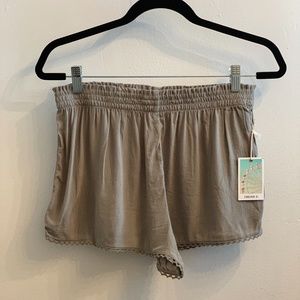 NWT LG Forever 21 Olive Green Lace Trim Shorts